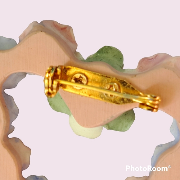 SOLD Vtg cottagcore pastel rose heart shaped brooch - Picture 6 of 8